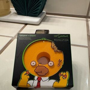 🆕Revolution The Simpsons Orange Makeup Sponge🆕